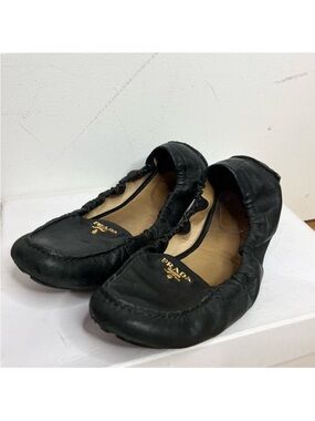 PRADA Black Leather Scrunch Flat 39